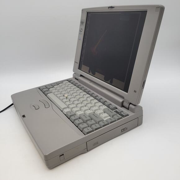 Vtg Toshiba Satellite Pro Series 425CDT /810 PA1225U Pentium Works Powers On - Picture 8 of 16